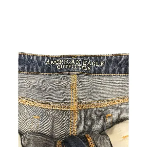 American Eagle women’s 14 slouchy Bermuda shorts button fly distressed￼ - Picture 3 of 8